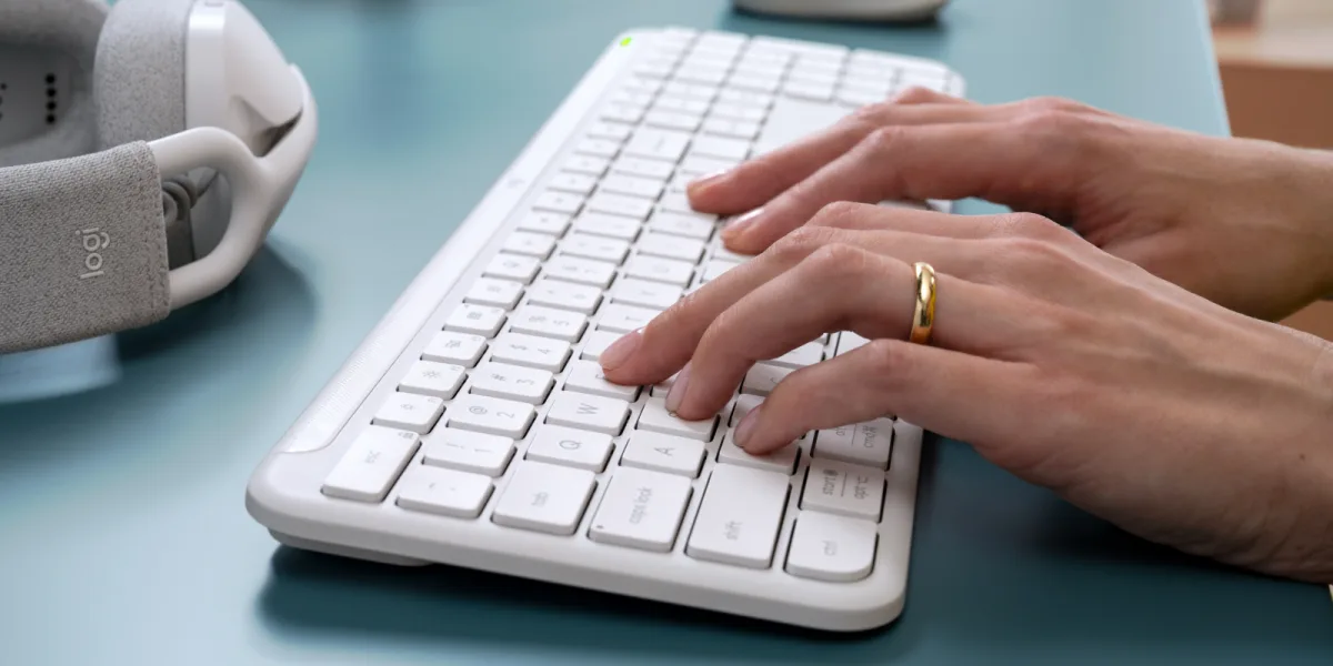 Signature Slim K950 Keyboard Graphite — image 6