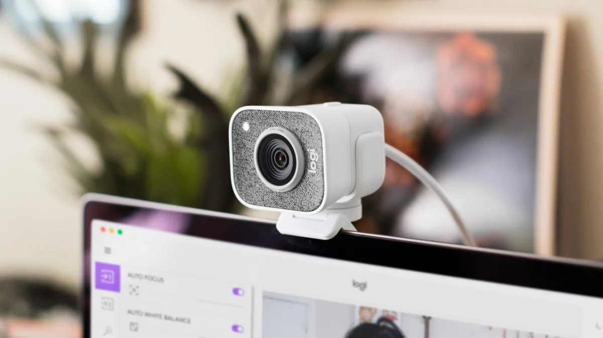 LOGITECH STREAMCAM OFF-WHITE RETAIL PKG STREAMING WEBCAM — image 6