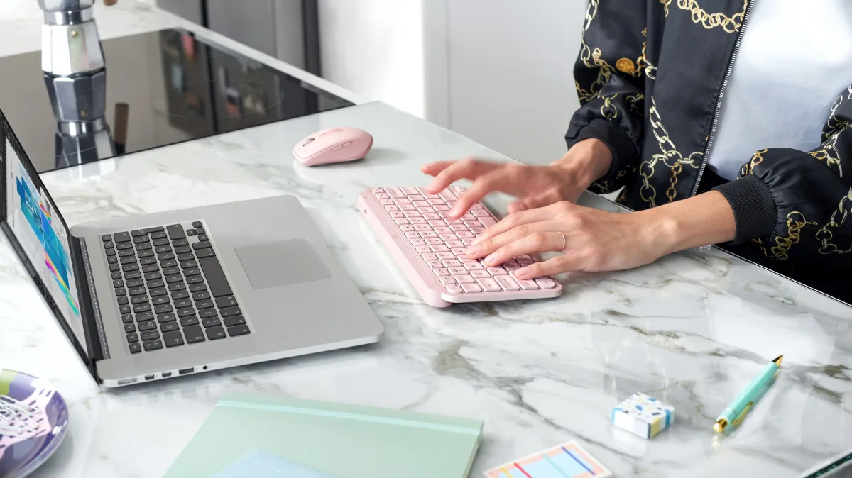 MX KEYS MINI ROSE WL KEYBOARD — image 7
