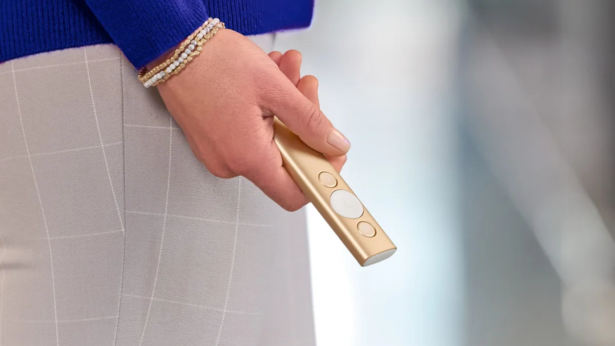 Spotlight  Presentation Remote - Gold — image 4