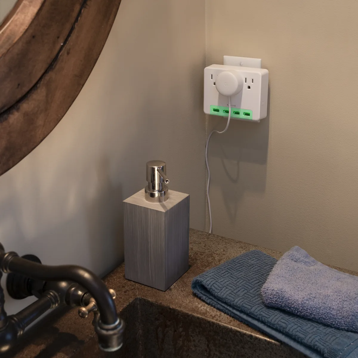 3 AC OUTLET WALL TAP 125V,4 USB 3.4A POR — image 6