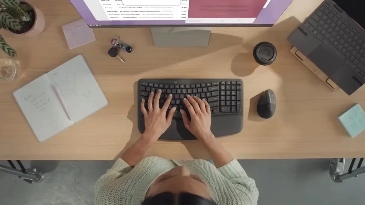 LOGITECH WAVE KEYS ROSE ERGO KEYBOARD — image 3